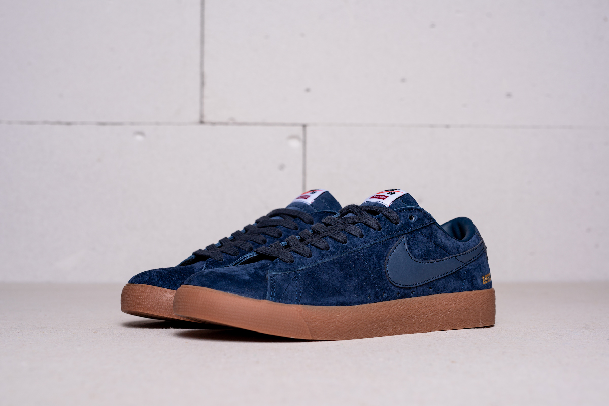 nike sb x supreme blazer low